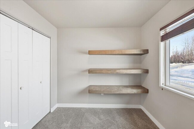 Building Photo - 3 BEDROOM | 2 BATHROOM | ACROSS FROM SCHOOLS