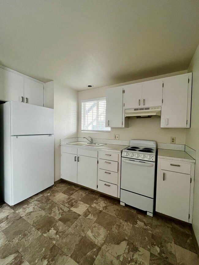 Building Photo - 4212 S 3rd St