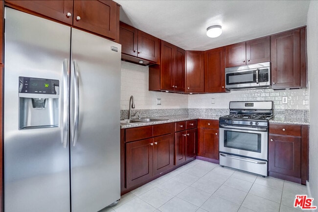 Building Photo - 3046 Chadwick Dr