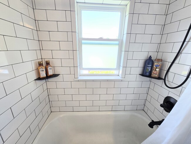 Building Photo - 4243 Old Clyde Rd