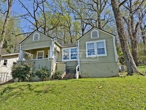 Building Photo - 3 Bedroom House in Eastlake Community