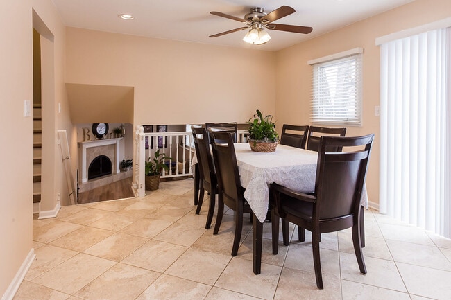 Building Photo - 461 Middlesex Ct