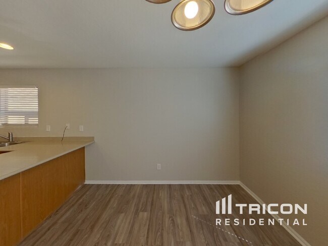 Building Photo - 40155 W Thornberry Ln