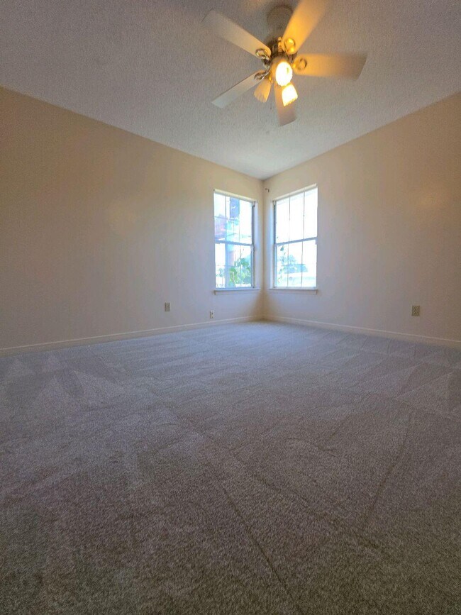 Building Photo - 427 Bristol Cove Rd