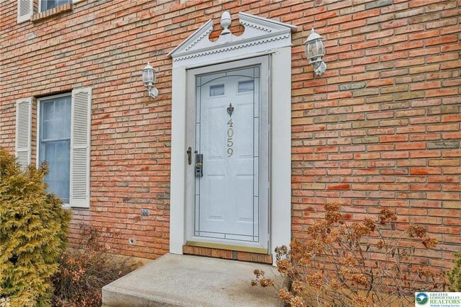 Building Photo - 4059 Wedgewood Rd