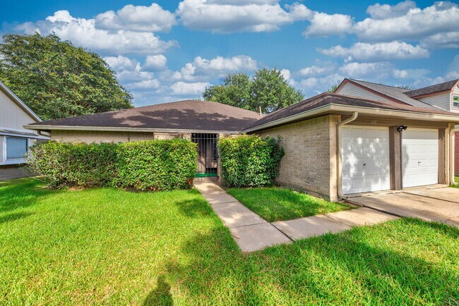 Building Photo - 6818 Brockington Dr