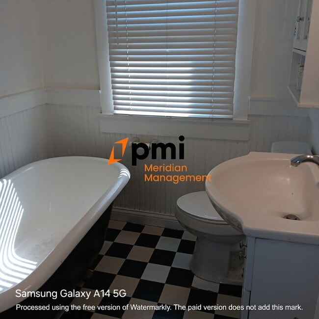 Building Photo - 5041 W 13th St