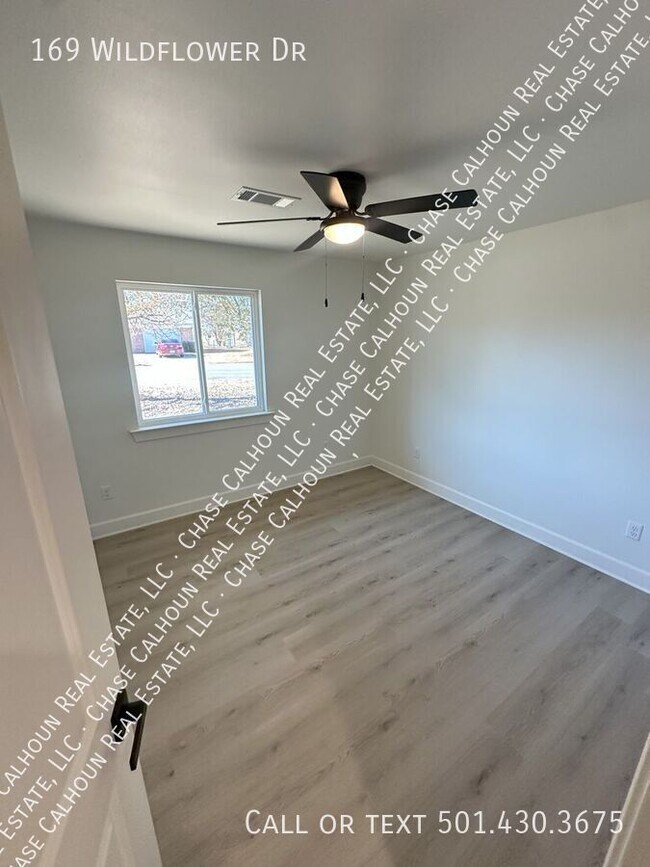 Building Photo - 169 Wildflower Dr