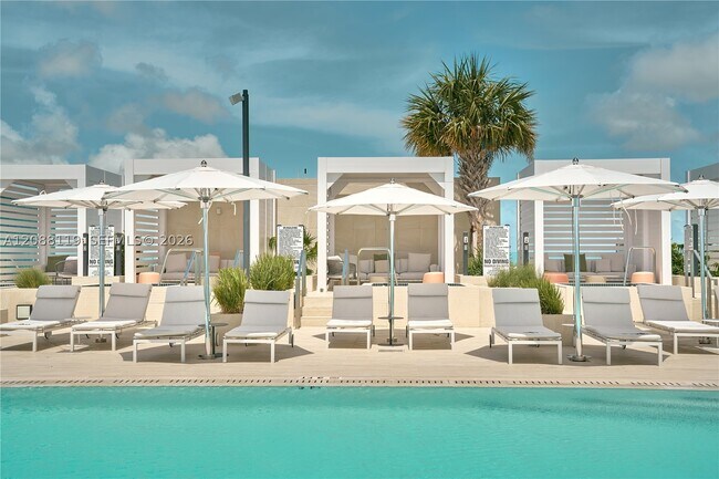 Building Photo - 300 Biscayne Blvd