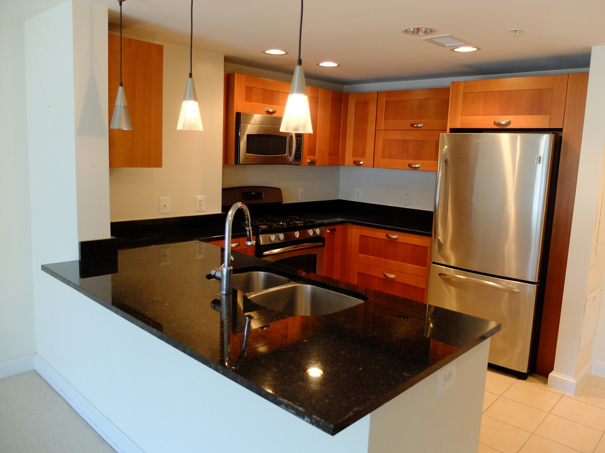 Building Photo - 2451 Midtown Ave