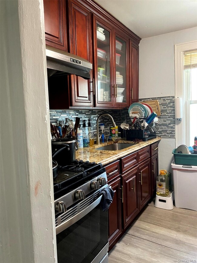 Building Photo - 107-02 Pinegrove St