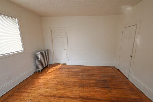 Building Photo - 114 Amory St