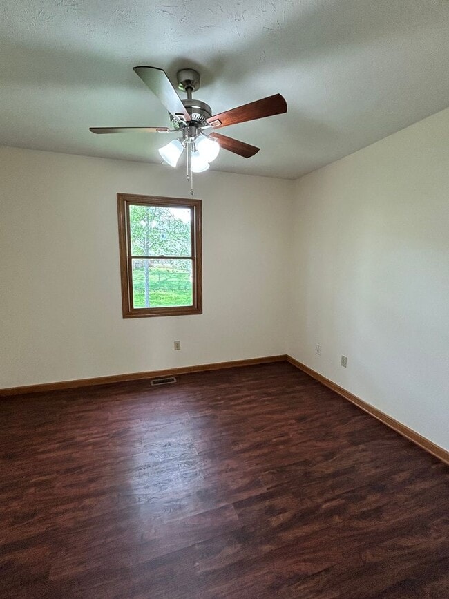 Building Photo - Three bedroom duplex