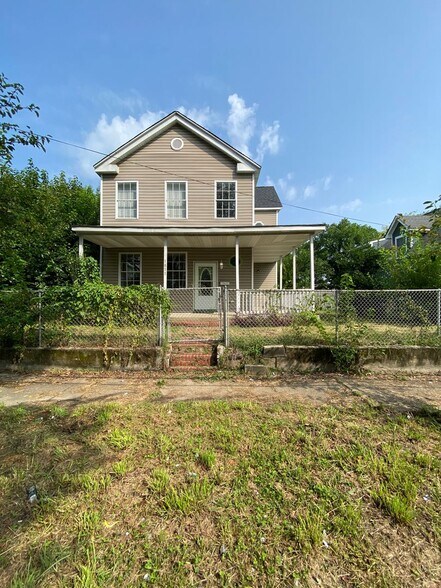 Primary Photo - 1811 Maury St