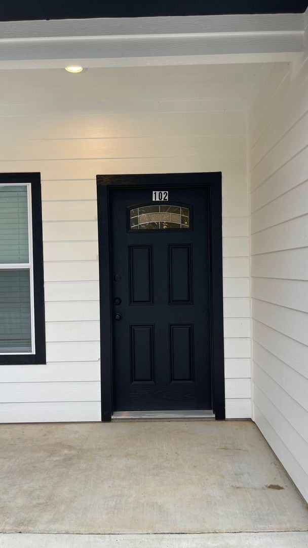 Building Photo - 3 Bed 2 Bath Duplex Close to SFA!!!