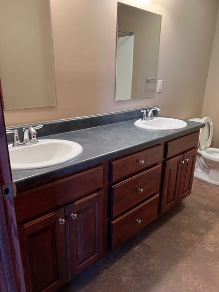 Building Photo - 4831 10th Ave