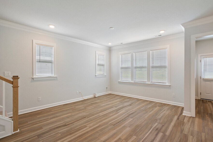 Building Photo - 2224 Hampton Roads Pky