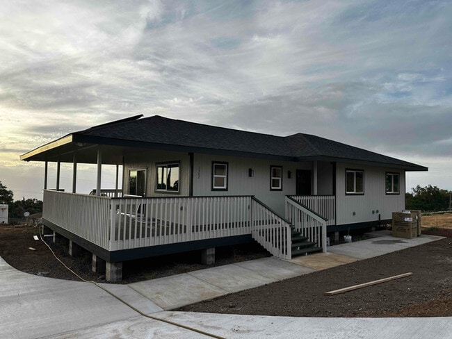 Building Photo - 1300 Naalae Rd