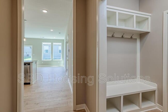 Building Photo - 27306 E Oak Vw Dr