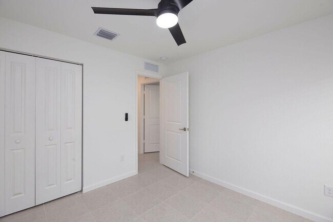 Building Photo - 11146 NW Fernbrook Dr