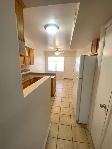 Building Photo - 507 E 107th St