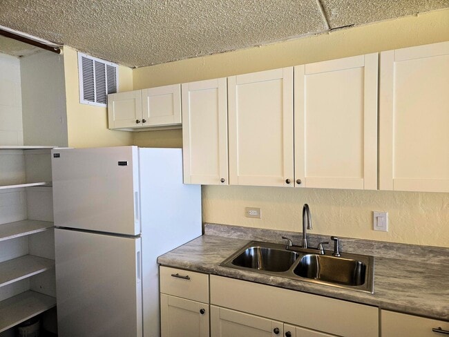 Building Photo - Newly Remodeled Harbor Lights 2 Bedroom
