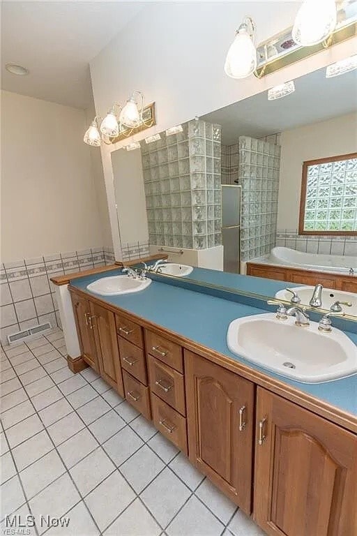 Building Photo - 7264 Forestwood Dr