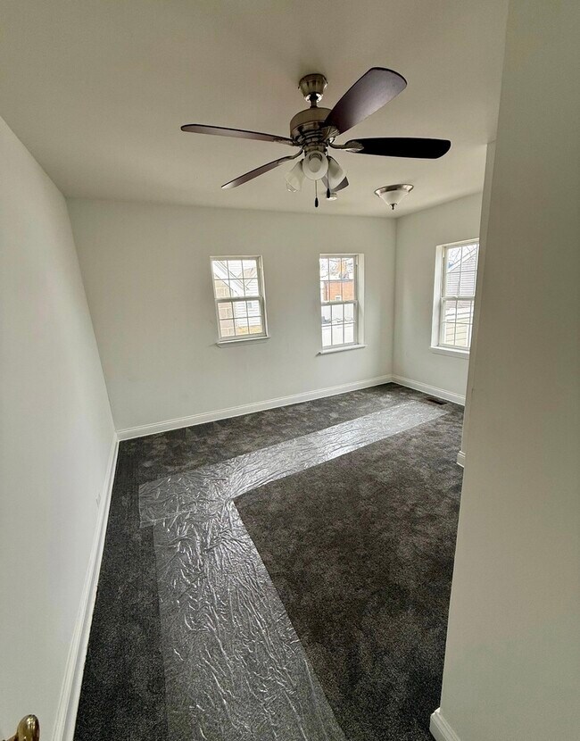 Building Photo - 309 Griswold St