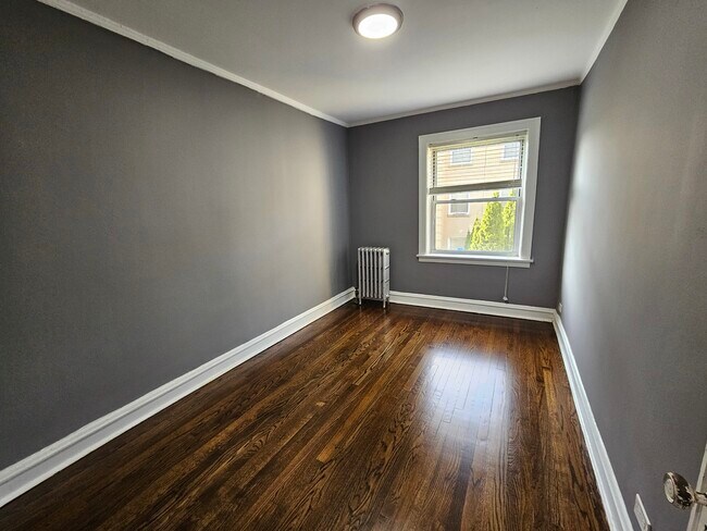 Building Photo - 6551 N Francisco Ave