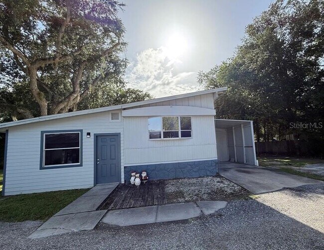 Building Photo - 18312 Hollister Rd