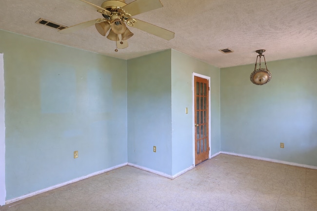 Building Photo - 6605 George Washington Dr