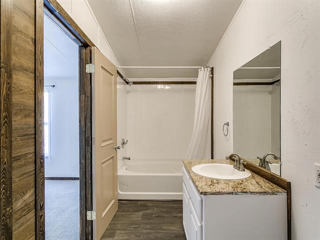 Building Photo - 1802 Whispering Oaks St