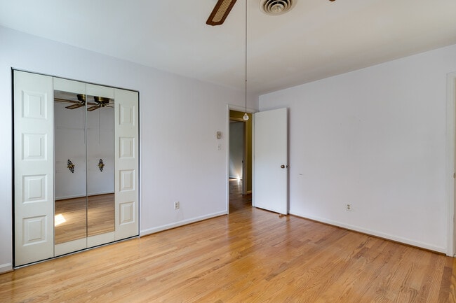 Building Photo - Beautiful Midlothian Rental in Prime Location! ***Available Early-Mid February***