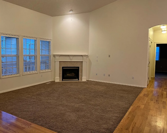 Building Photo - 2244 Hickory Wy N