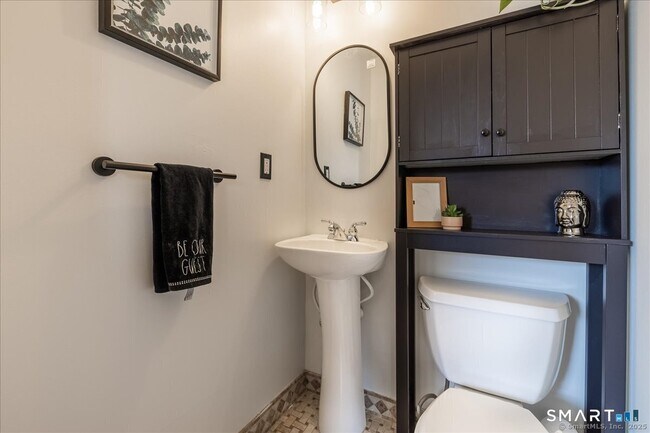 Building Photo - 90 2nd St