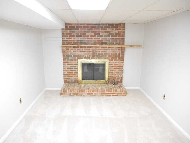 Building Photo - Your Next Home Awaits! Single Family Home ...