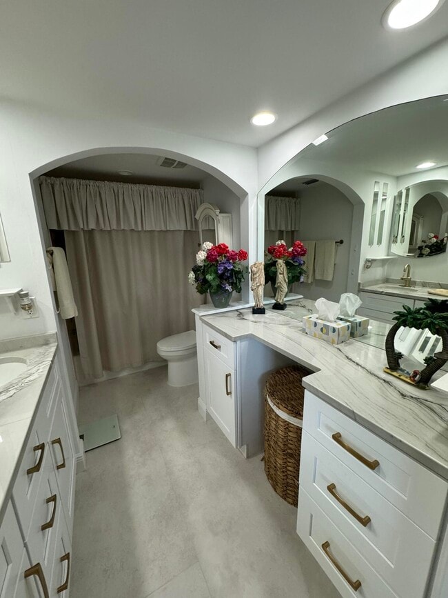 Building Photo - 200 Intracoastal Pl