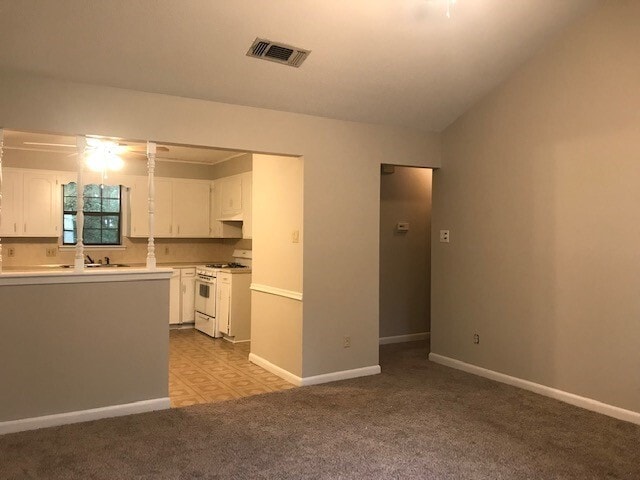 Building Photo - Close to Barksdale Air Force Base... You d...