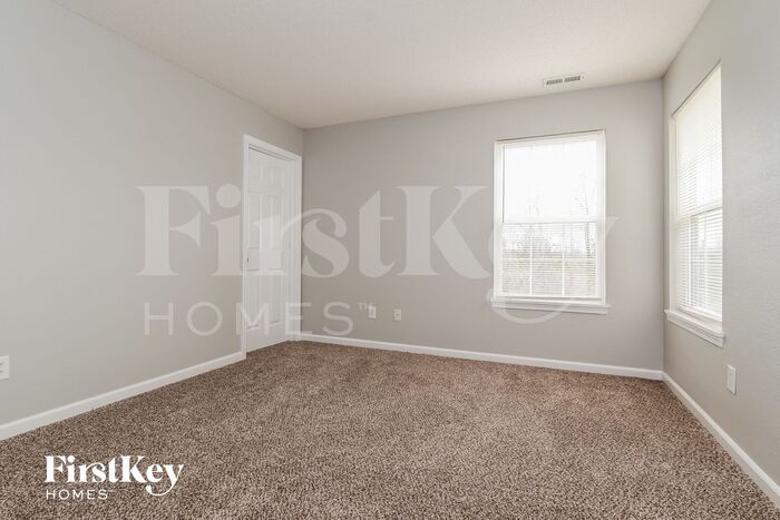 Building Photo - 10256 Clear Sky Dr