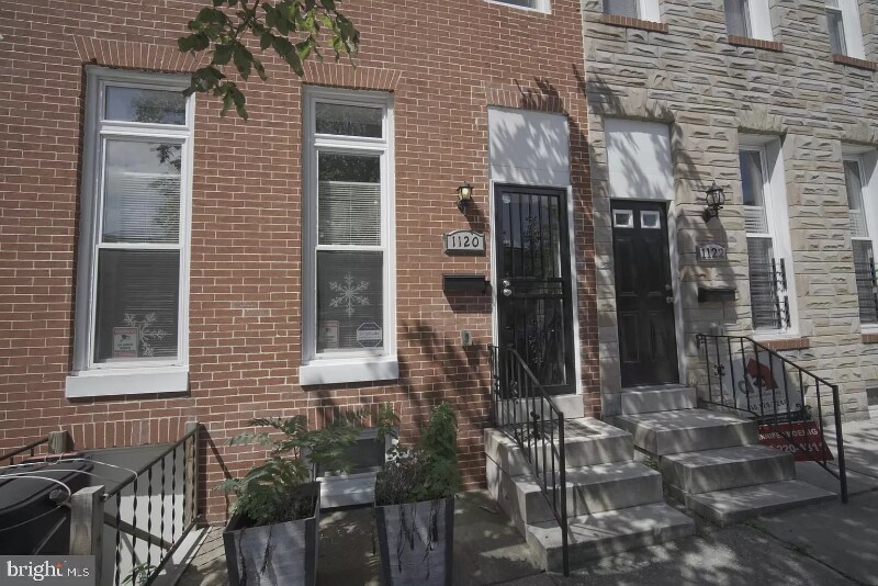 Building Photo - 1120 N Eden St
