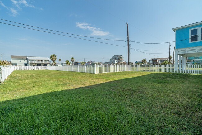 Building Photo - 21822 Termini-San Luis Pass Rd