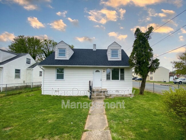 Building Photo - 1500 Airport Ave