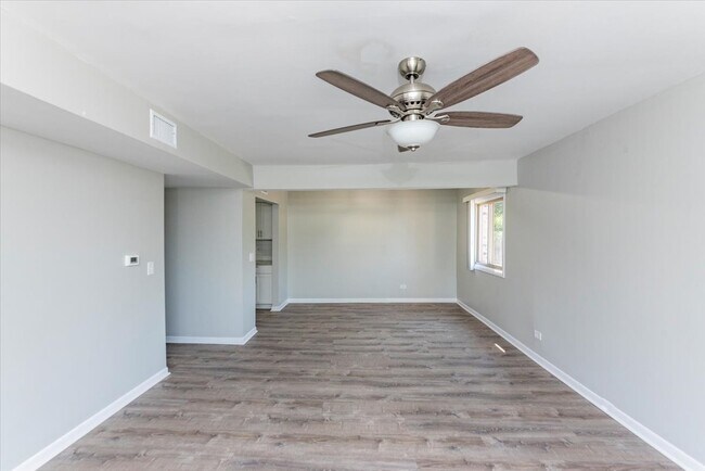 Building Photo - 241 W Main St