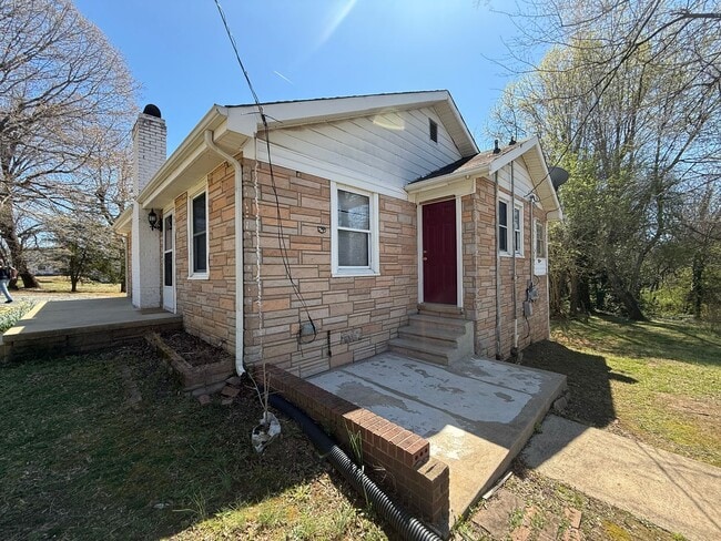 Building Photo - 1401 Sidney Ave