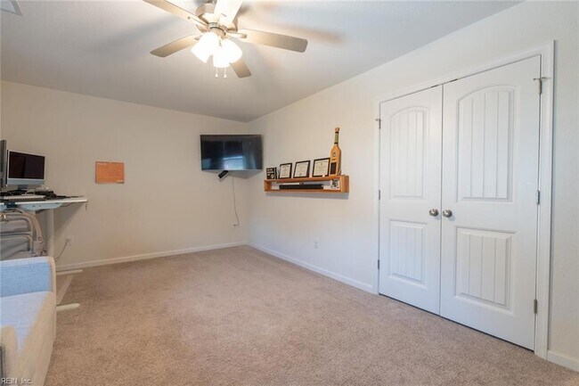 Building Photo - 1536 Beekman St