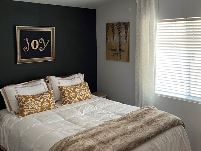 Building Photo - 2060 Taurus Dr