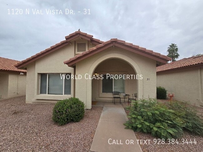 Building Photo - 1120 N Val Vista Dr