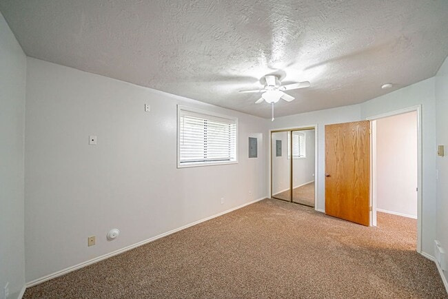 Building Photo - 602 John Adams Ct