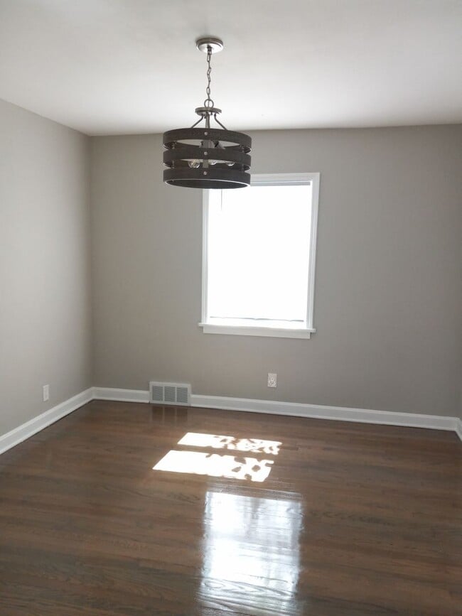 Building Photo - Spectacular 3-Bedroom Home in Gary!