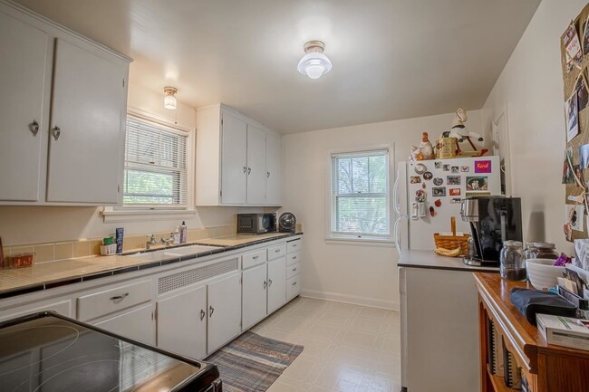 Kitchen - 2640 Stevens St